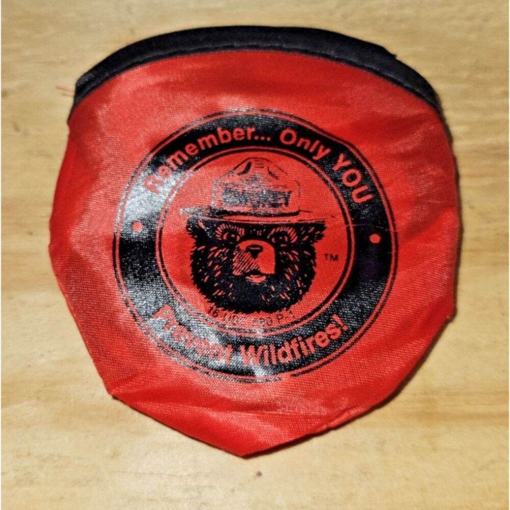 SMOKEY THE BEAR YOU CAN PREVENT FOREST FIRES WILDFIRES FRISBEE FOLD UP RED